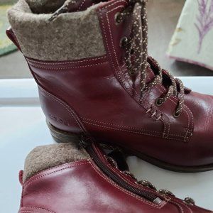 TAOS Cutie Boot Deep Red Size 41